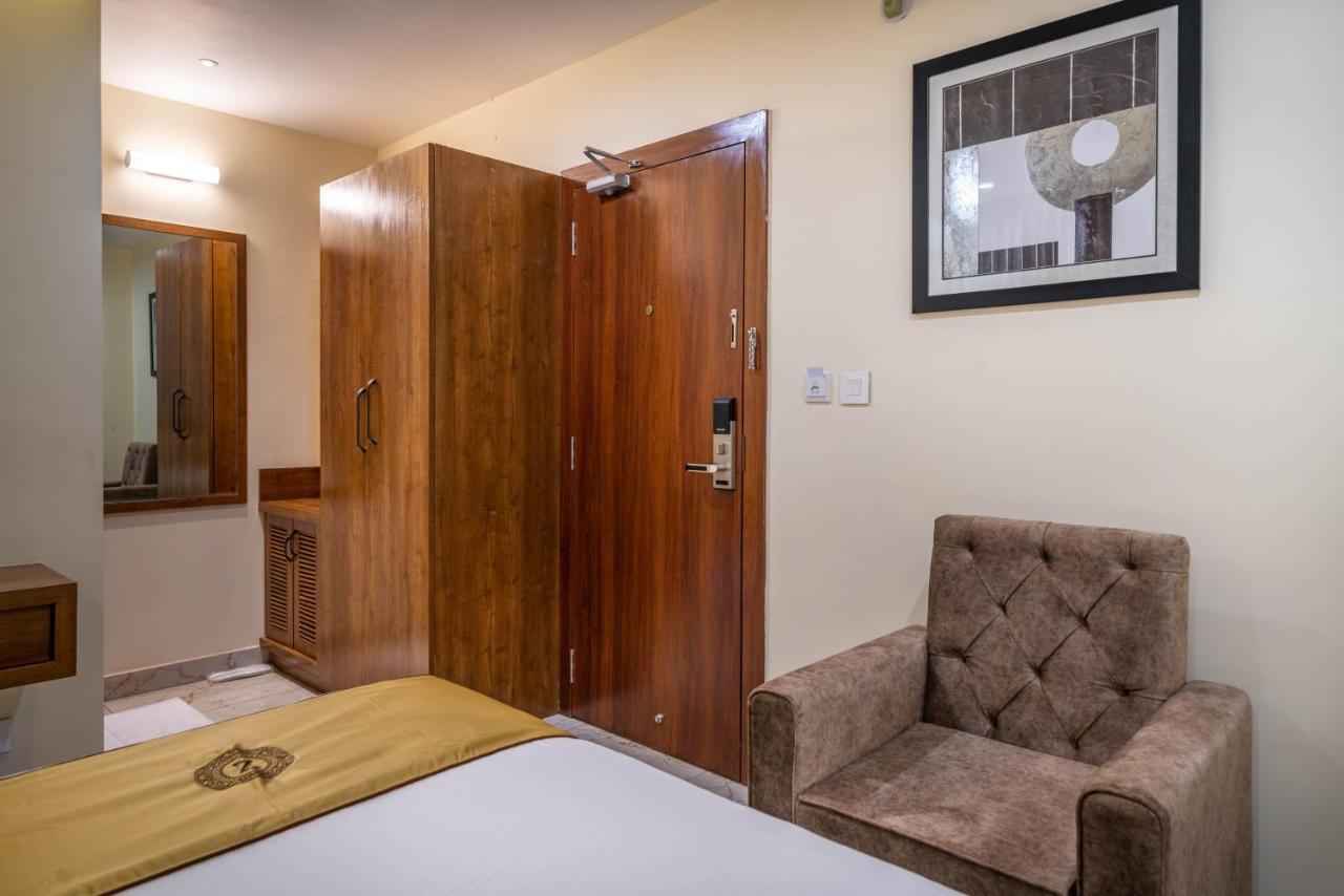 Zoris Boutique Hotel Bhubaneswar Exterior photo